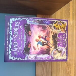 Land of stories book 2